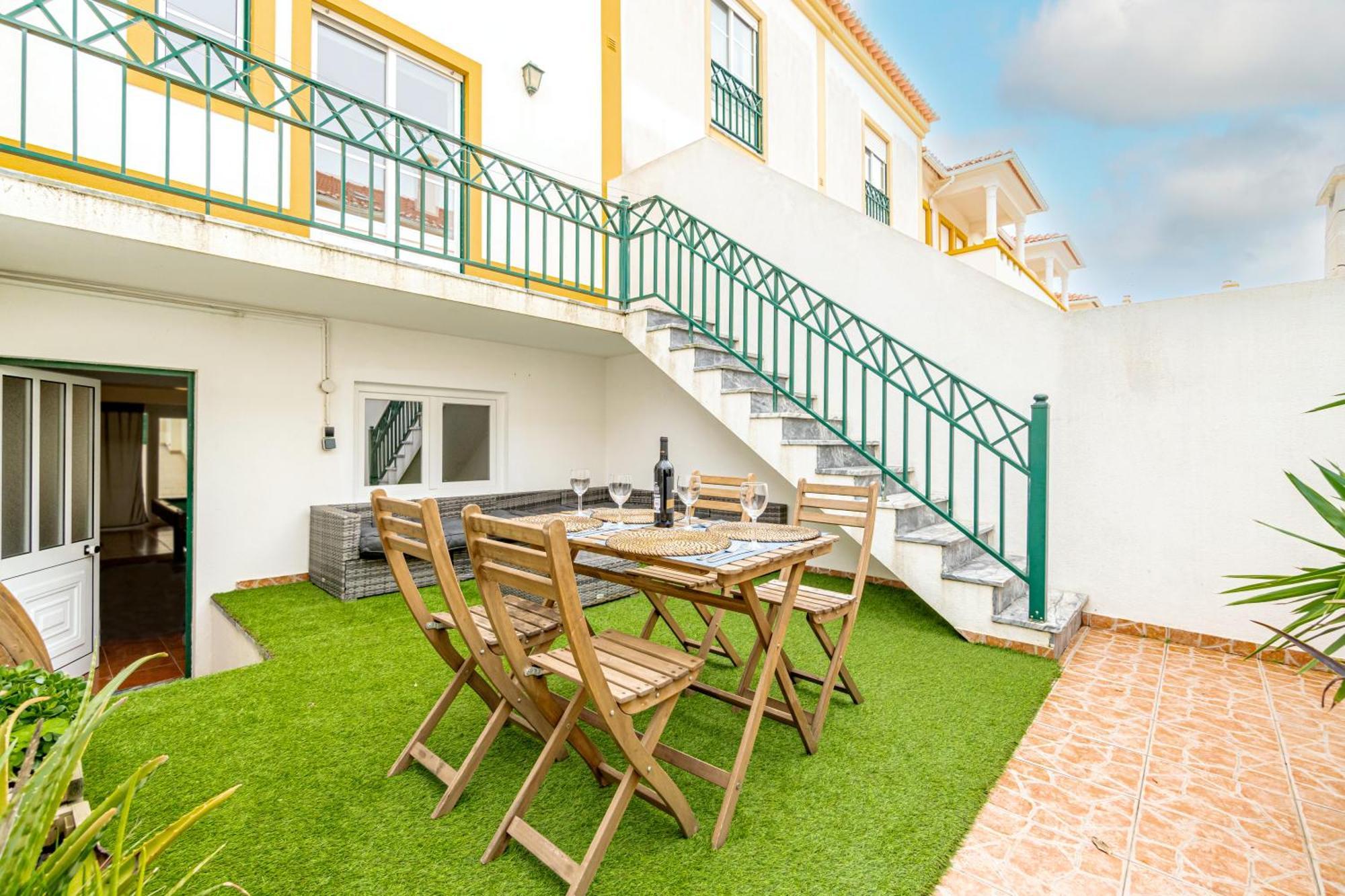 Baleal Happiness Surf House Villa Ferrel  Exteriör bild