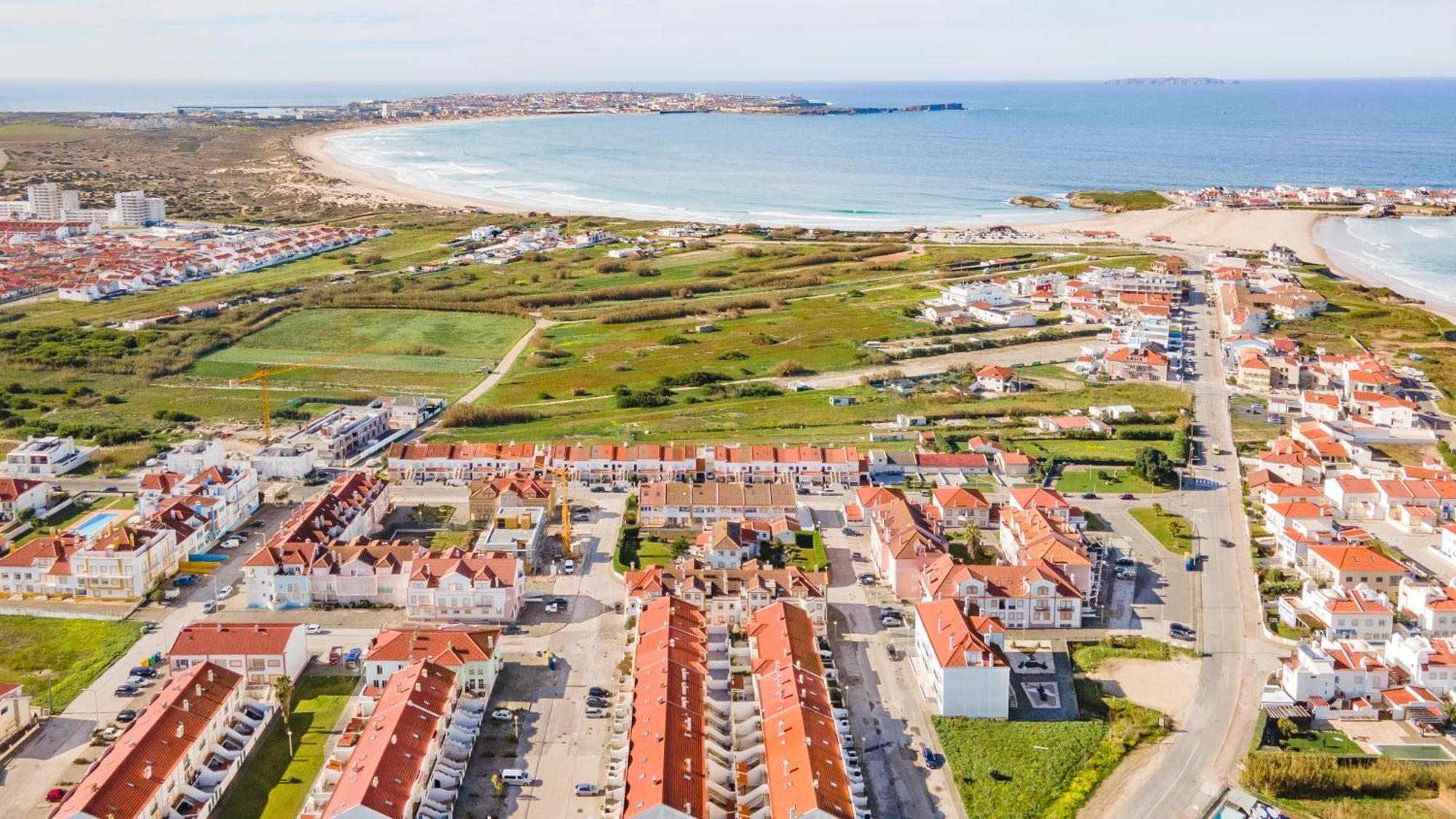 Baleal Happiness Surf House Villa Ferrel  Exteriör bild