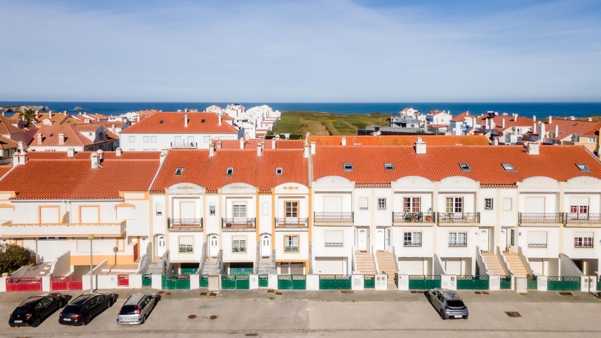 Baleal Happiness Surf House Villa Ferrel  Exteriör bild