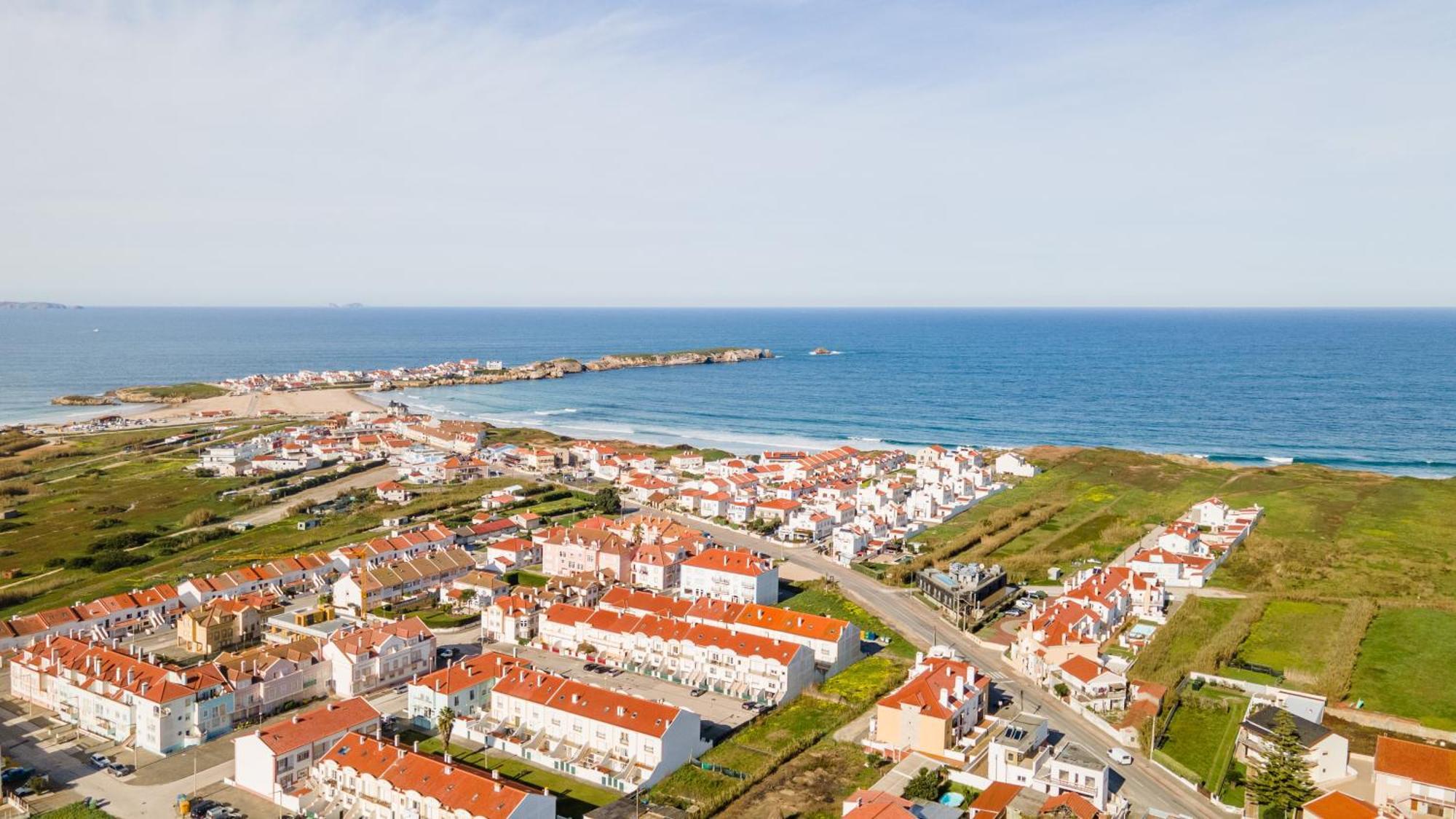 Baleal Happiness Surf House Villa Ferrel  Exteriör bild
